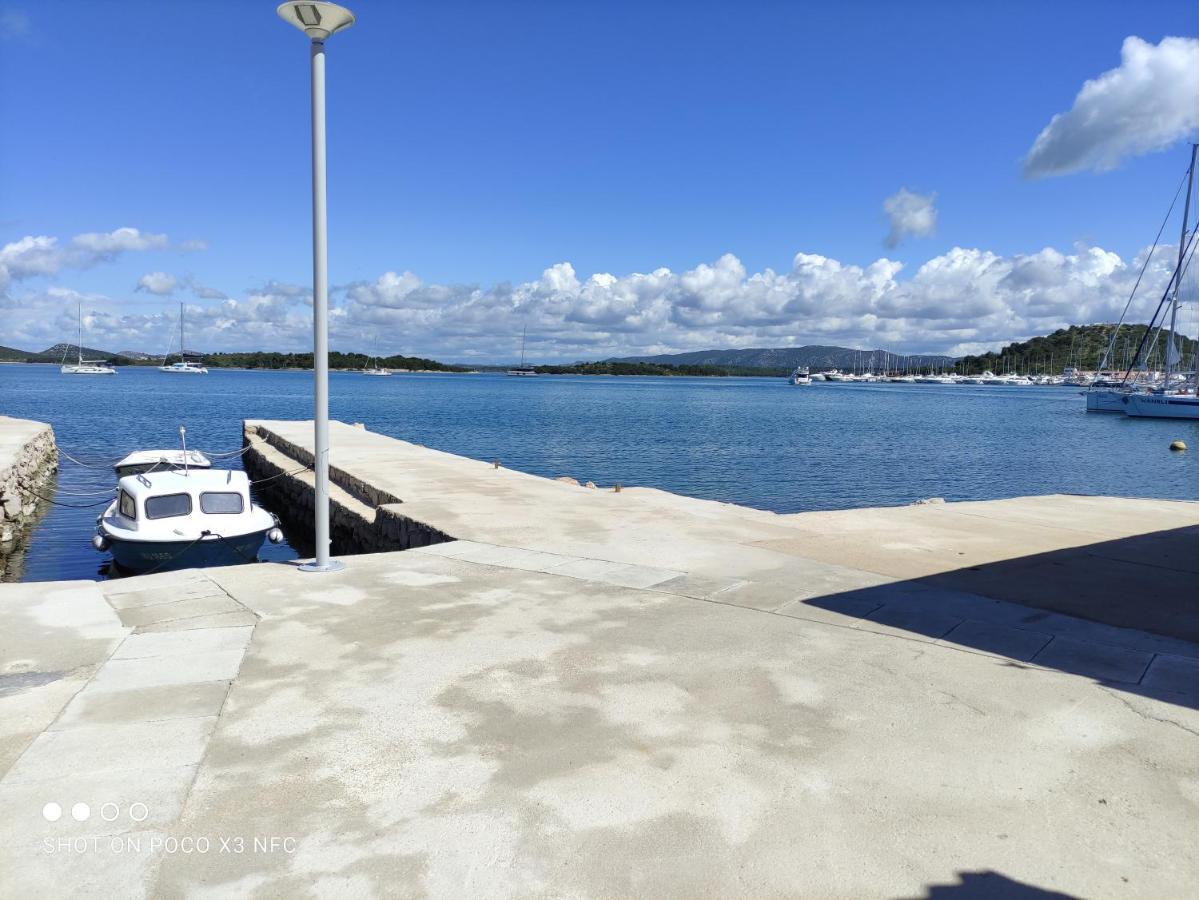 Apartman Ante Murter Bagian luar foto