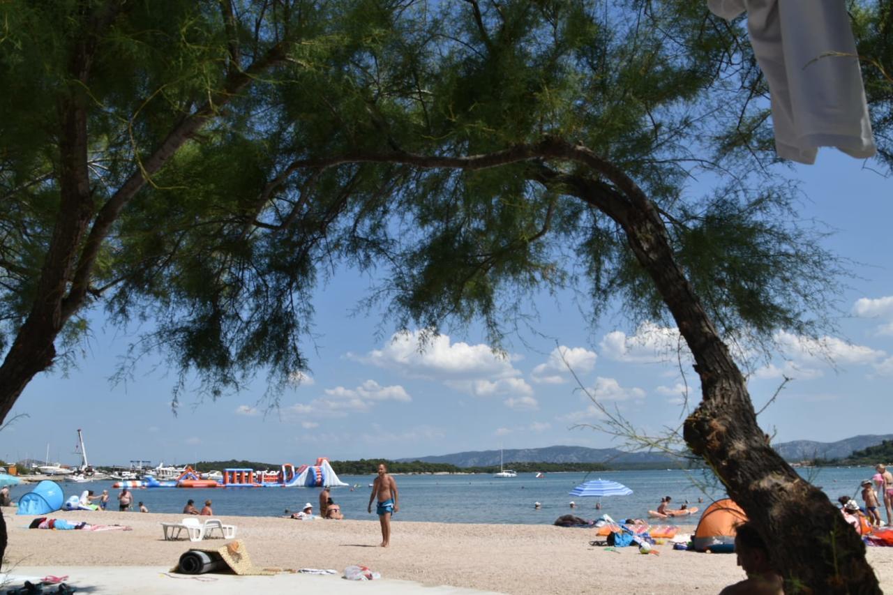 Apartman Ante Murter Bagian luar foto