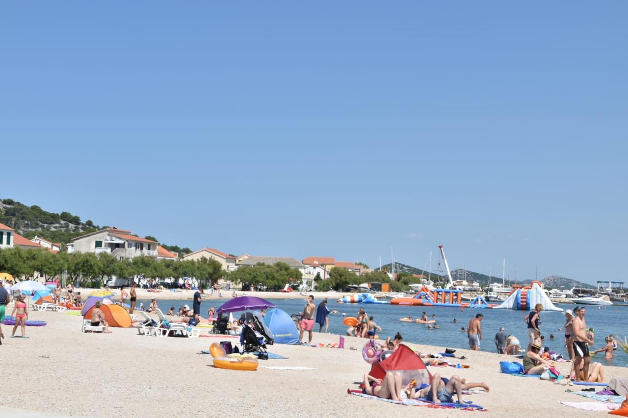 Apartman Ante Murter Bagian luar foto