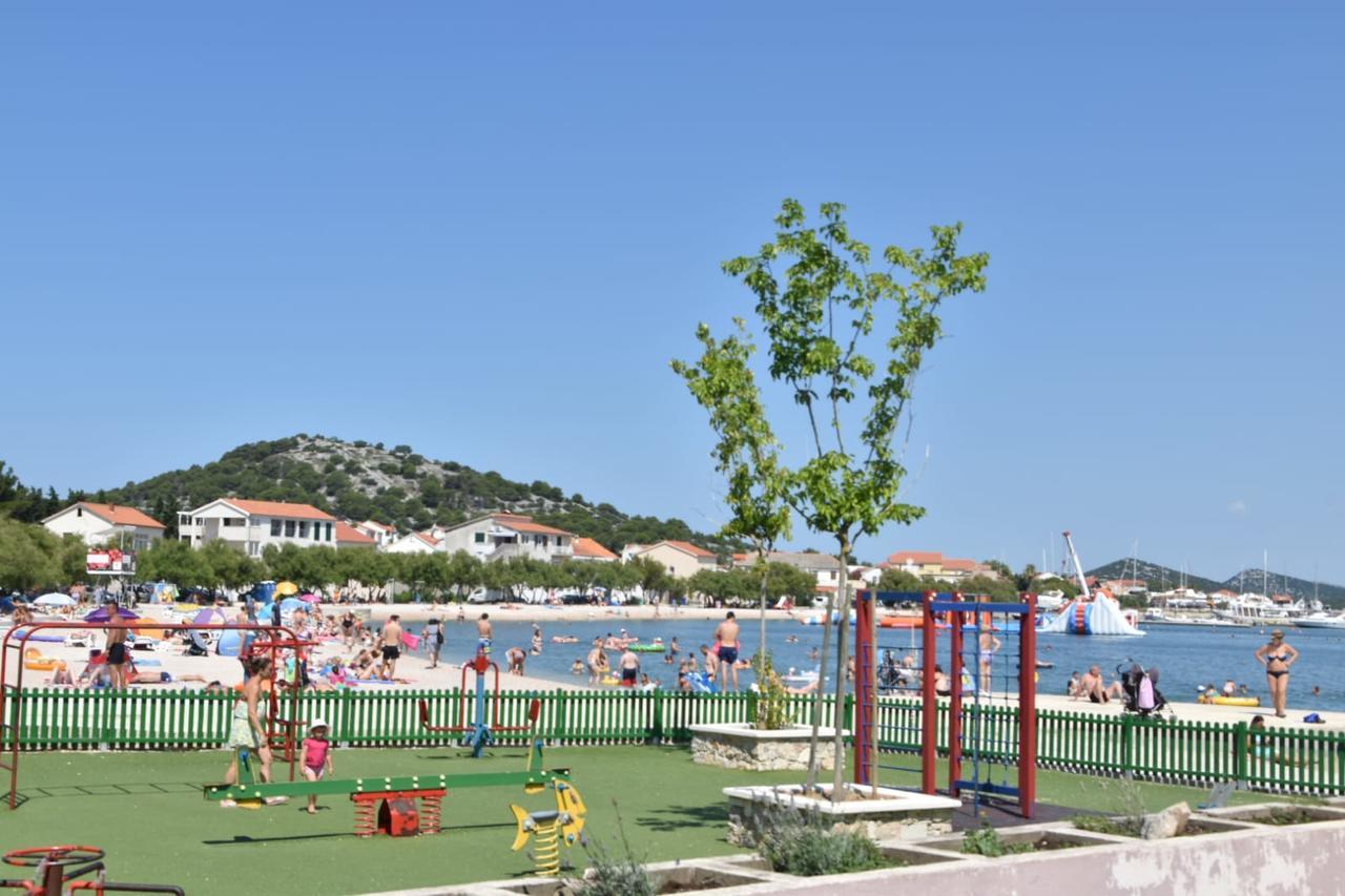 Apartman Ante Murter Bagian luar foto