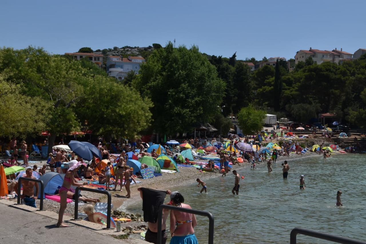 Apartman Ante Murter Bagian luar foto